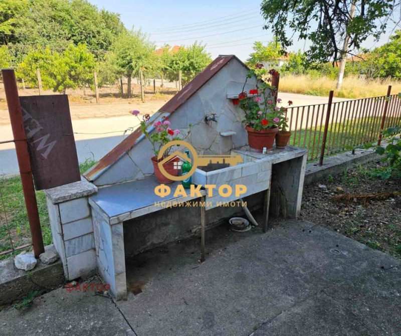 Продава КЪЩА, с. Чешнегирово, област Пловдив, снимка 15 - Къщи - 52753241