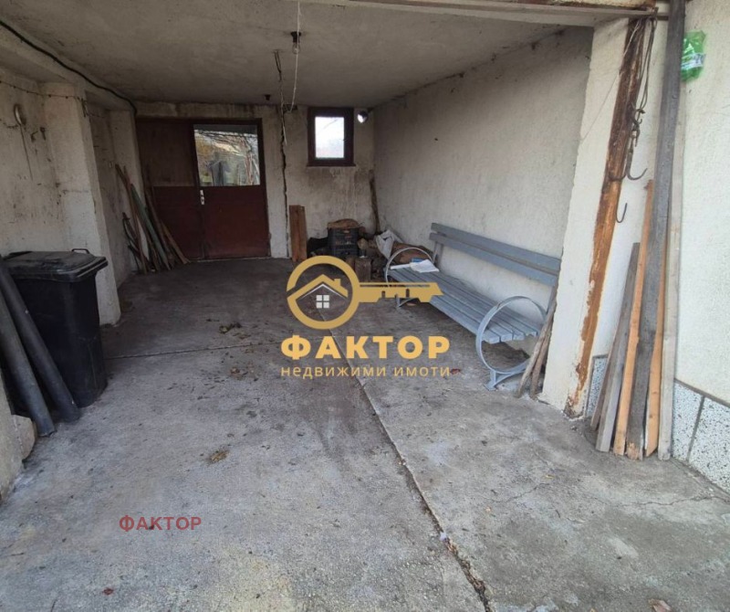 Продава КЪЩА, с. Чешнегирово, област Пловдив, снимка 14 - Къщи - 52753241