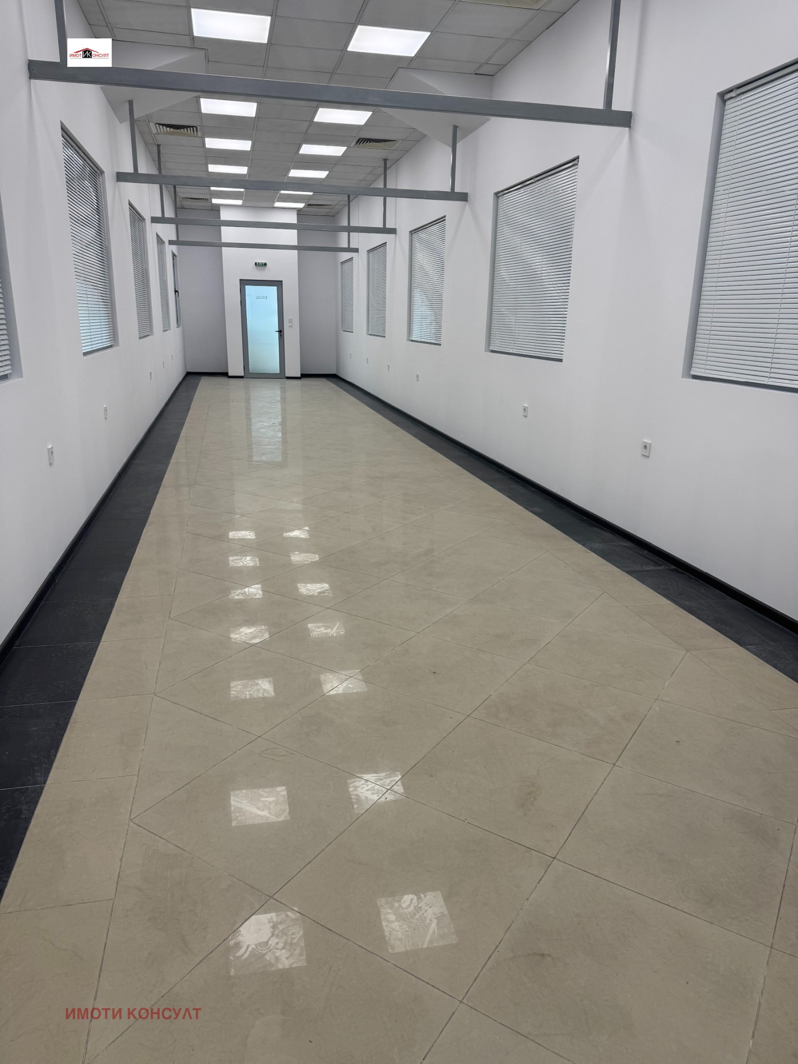 Продава ОФИС, гр. Велико Търново, Център, снимка 2 - Офиси - 53672976