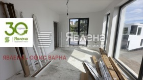 3-стаен град Варна, м-т Долна Трака 8