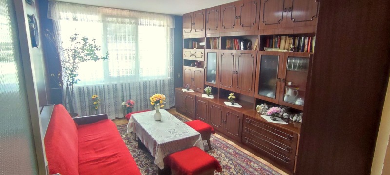 Продава  2-стаен, град Шумен, Тракия • при запитване • ID 80117479 — holmes.bg - [1] 