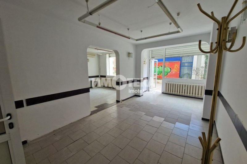 Продава  3-стаен, град София, Зона Б-5 •  149 000 EUR • ID 44219897 — holmes.bg - [1] 