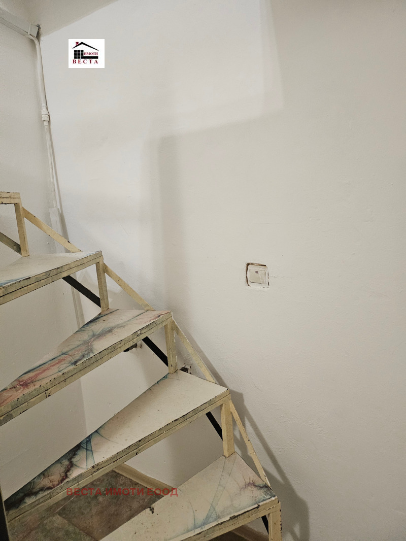 Продава АТЕЛИЕ, ТАВАН, гр. Варна, Лятно кино Тракия, снимка 10 - Апартаменти - 52719413