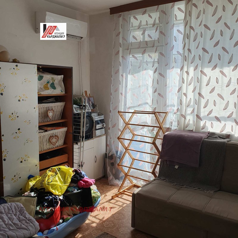 Продается  2 спальни Кърджали , Център , 72 кв.м | 39757864 - изображение [2]