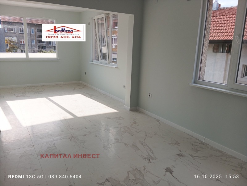 Продава  3-стаен град Благоевград , Широк център , 106 кв.м | 79396162 - изображение [2]
