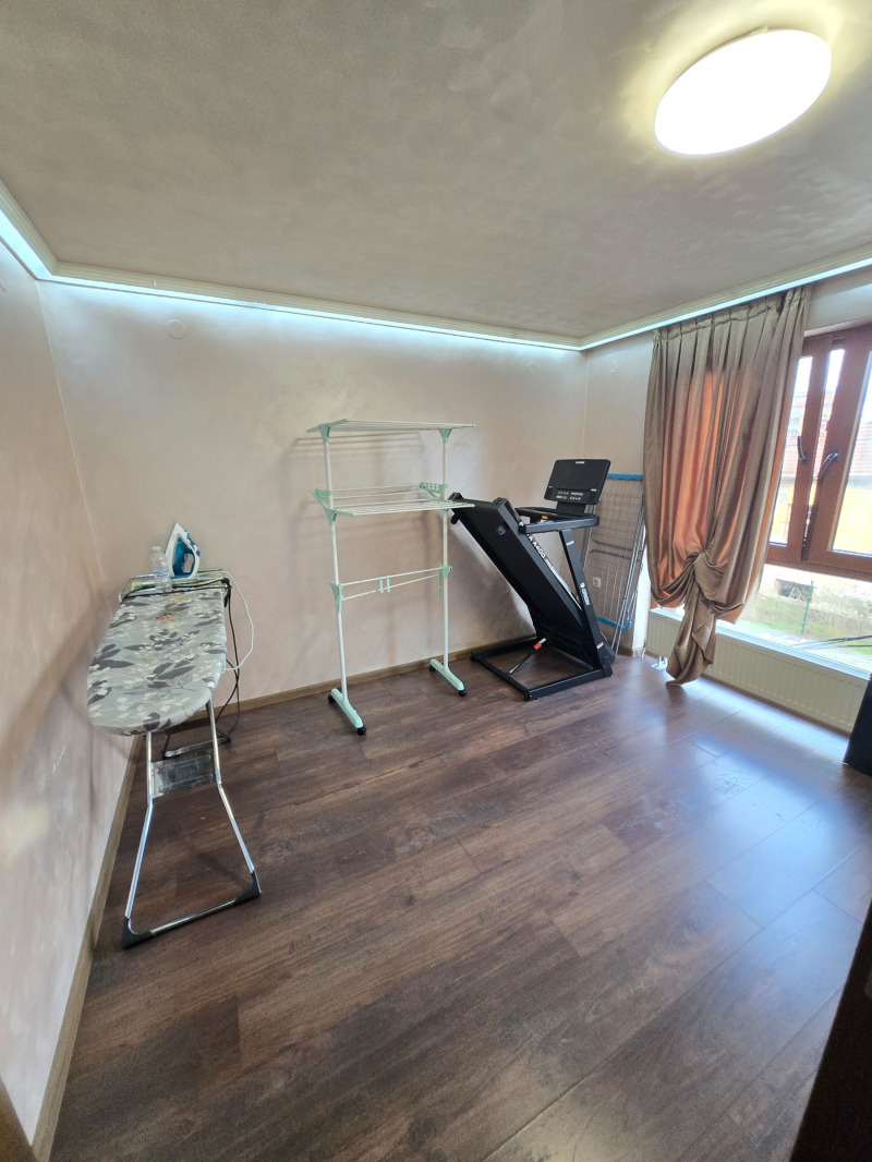 Продава КЪЩА, гр. София, Триъгълника, снимка 8 - Къщи - 53582030