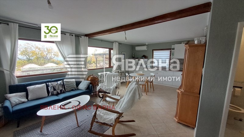 Продава КЪЩА, с. Аврен, област Варна, снимка 2 - Къщи - 54060233