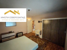 2 sovrum Idealen centar, Montana 9