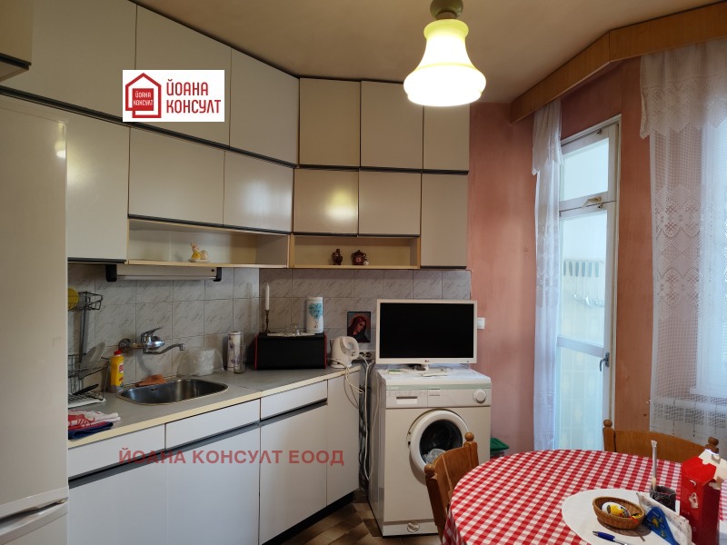 Продава 3-СТАЕН, гр. Плевен, Сторгозия, снимка 3 - Апартаменти - 52668319