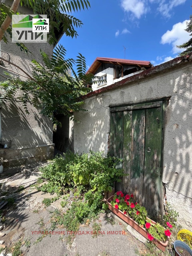 Продава КЪЩА, гр. София, Редута, снимка 4 - Къщи - 52408902