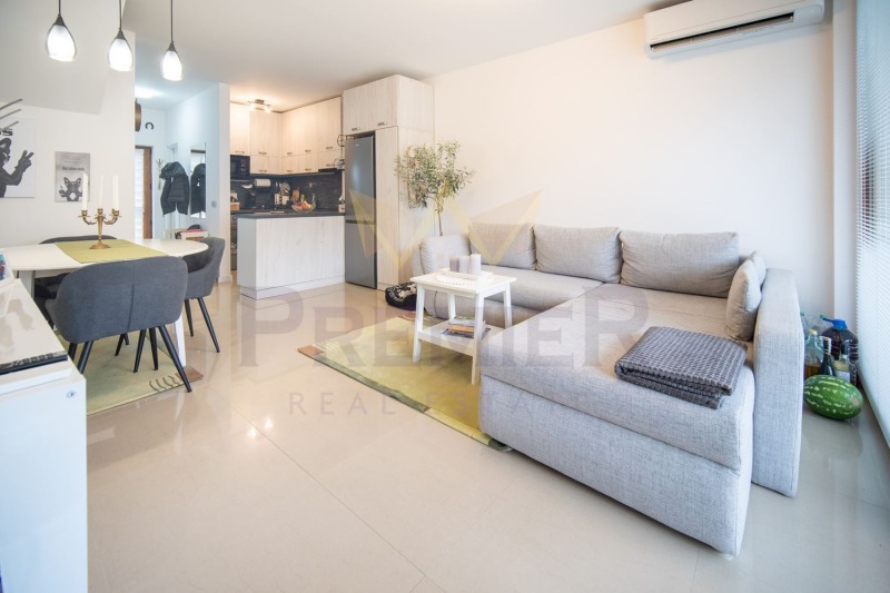 Продава КЪЩА, област Добрич, гр. Каварна • 135000 € / 264037.05 лв. • 86979528 1