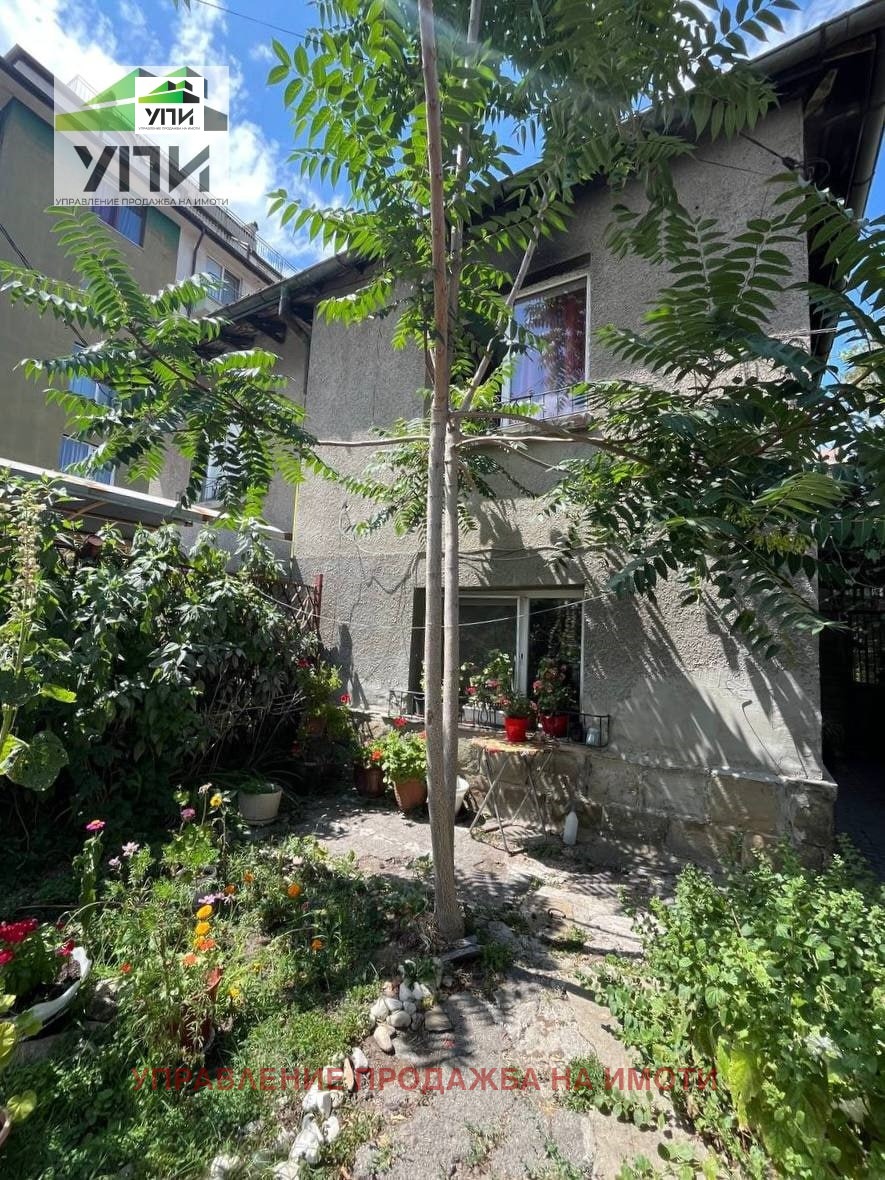 Продава КЪЩА, гр. София, Редута, снимка 2 - Къщи - 54205448