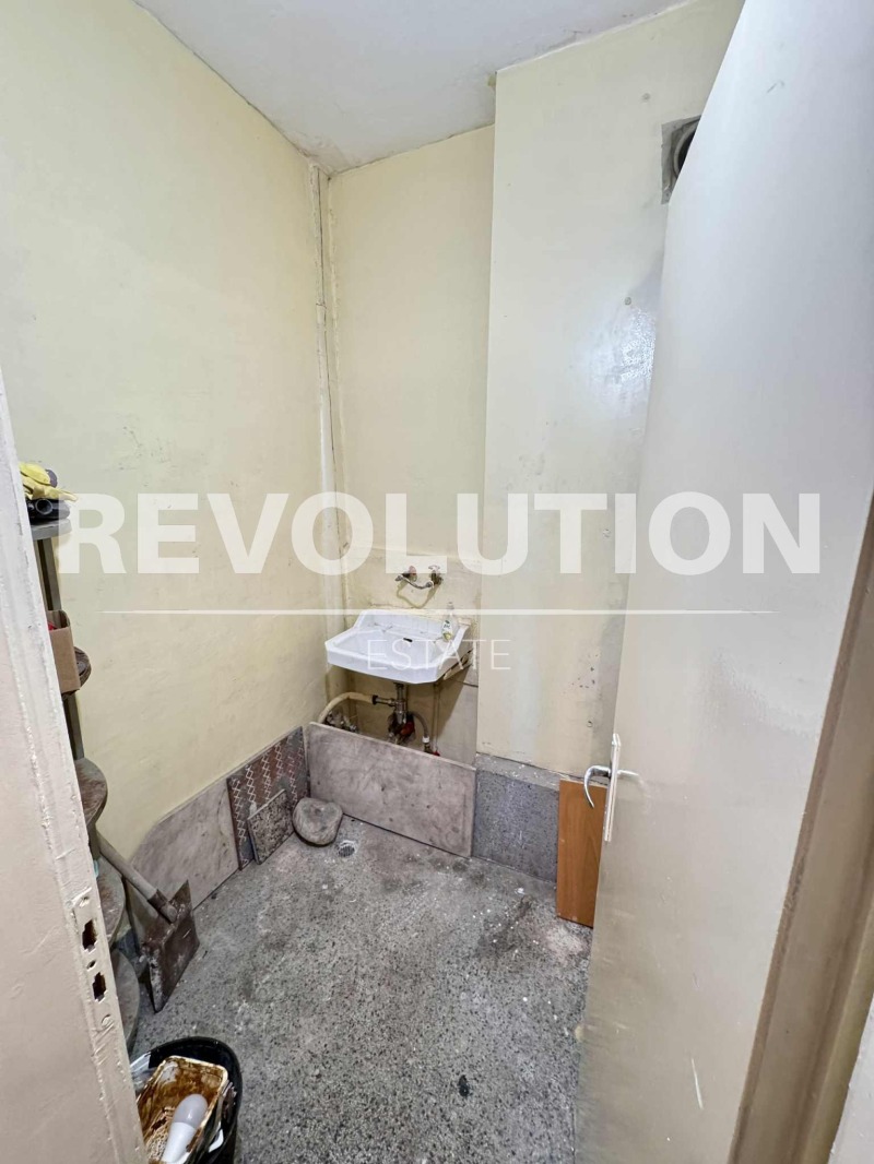 For Sale  2 bedroom Plovdiv , Izgrev , 82 sq.m | 42951192 - image [7]
