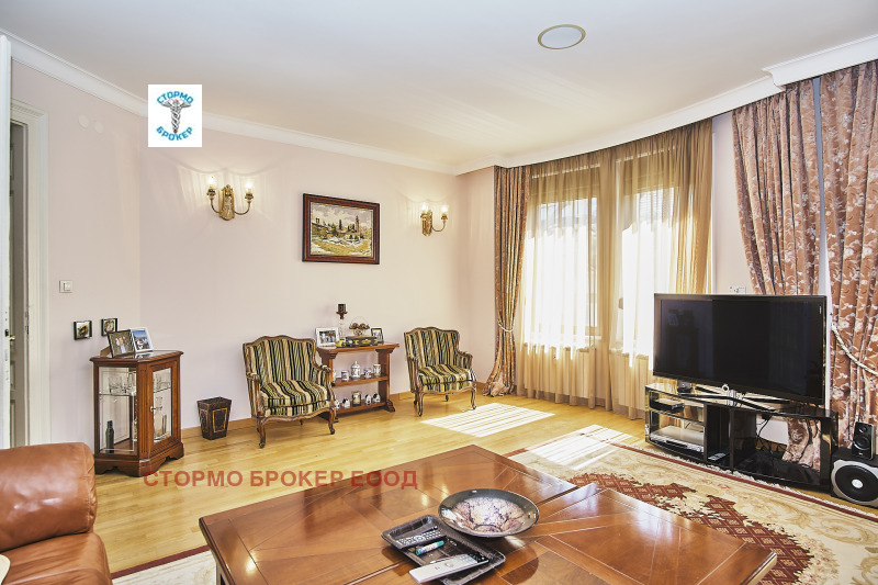 Satılık  3 yatak odası Sofia , Centar , 185 metrekare | 56612304 - görüntü [15]