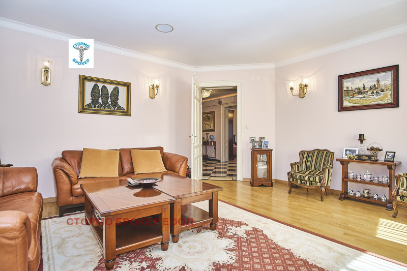 Satılık  3 yatak odası Sofia , Centar , 185 metrekare | 56612304 - görüntü [16]