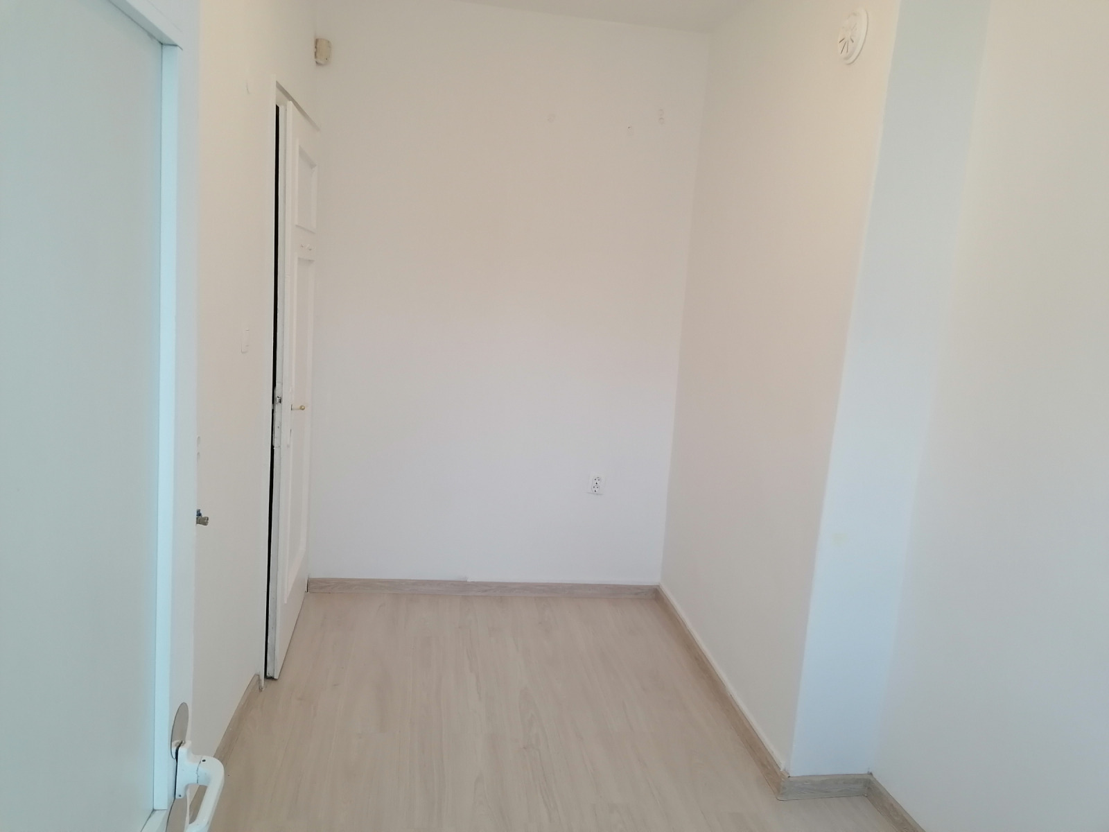 Продава 3-СТАЕН, гр. София, Център, снимка 10 - Апартаменти - 50338744