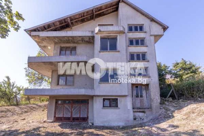 Продава КЪЩА в област Варна, гр. Бяла - 480 кв.м / 156 000 € » 305 109.48 лв., ИМОТЕКА