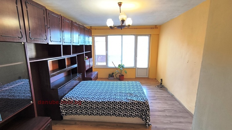 Продава  2-стаен град Русе , Чародейка - Север , 65 кв.м | 75725909