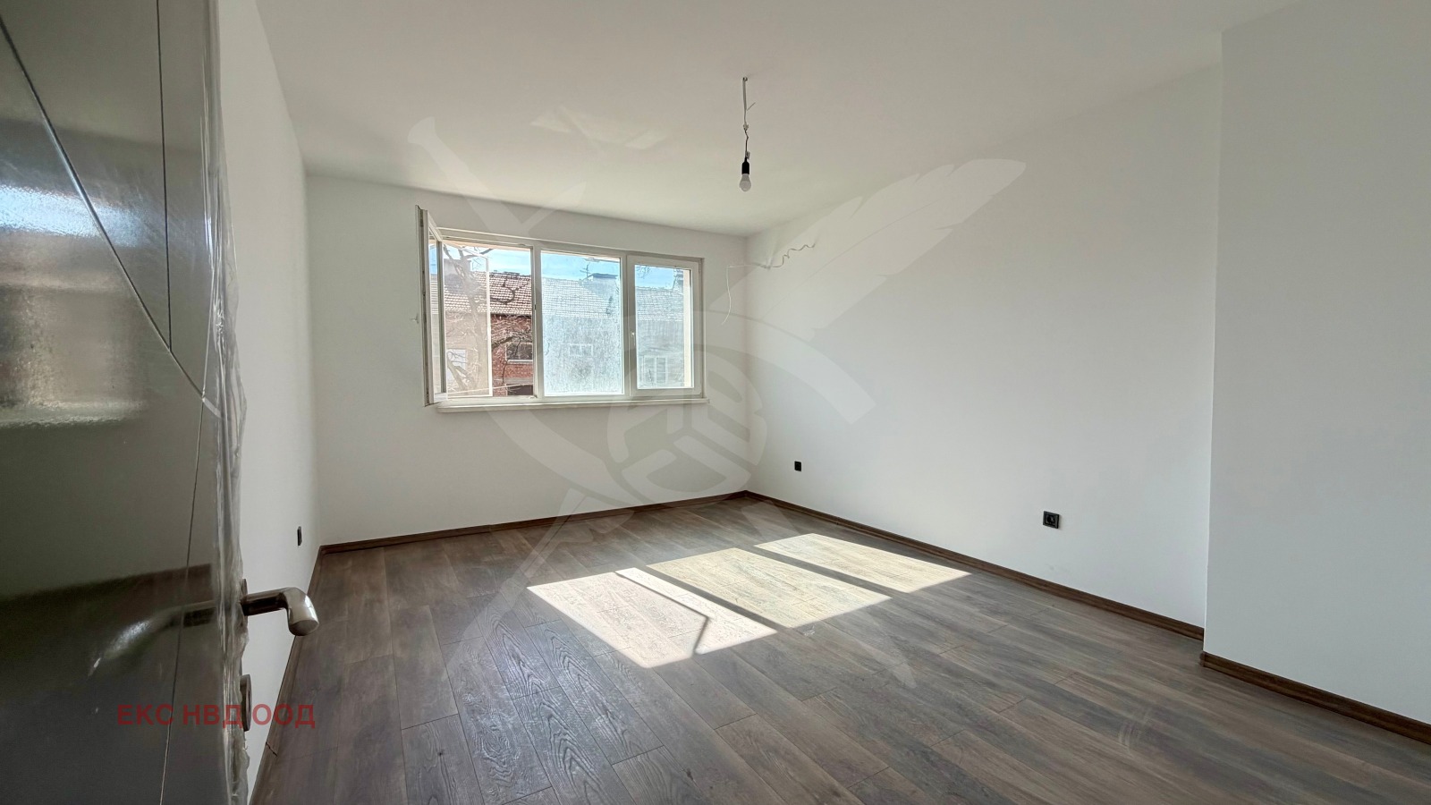 Продава ЕТАЖ ОТ КЪЩА, гр. Пловдив, Гагарин, снимка 2 - Етаж от къща - 53617480