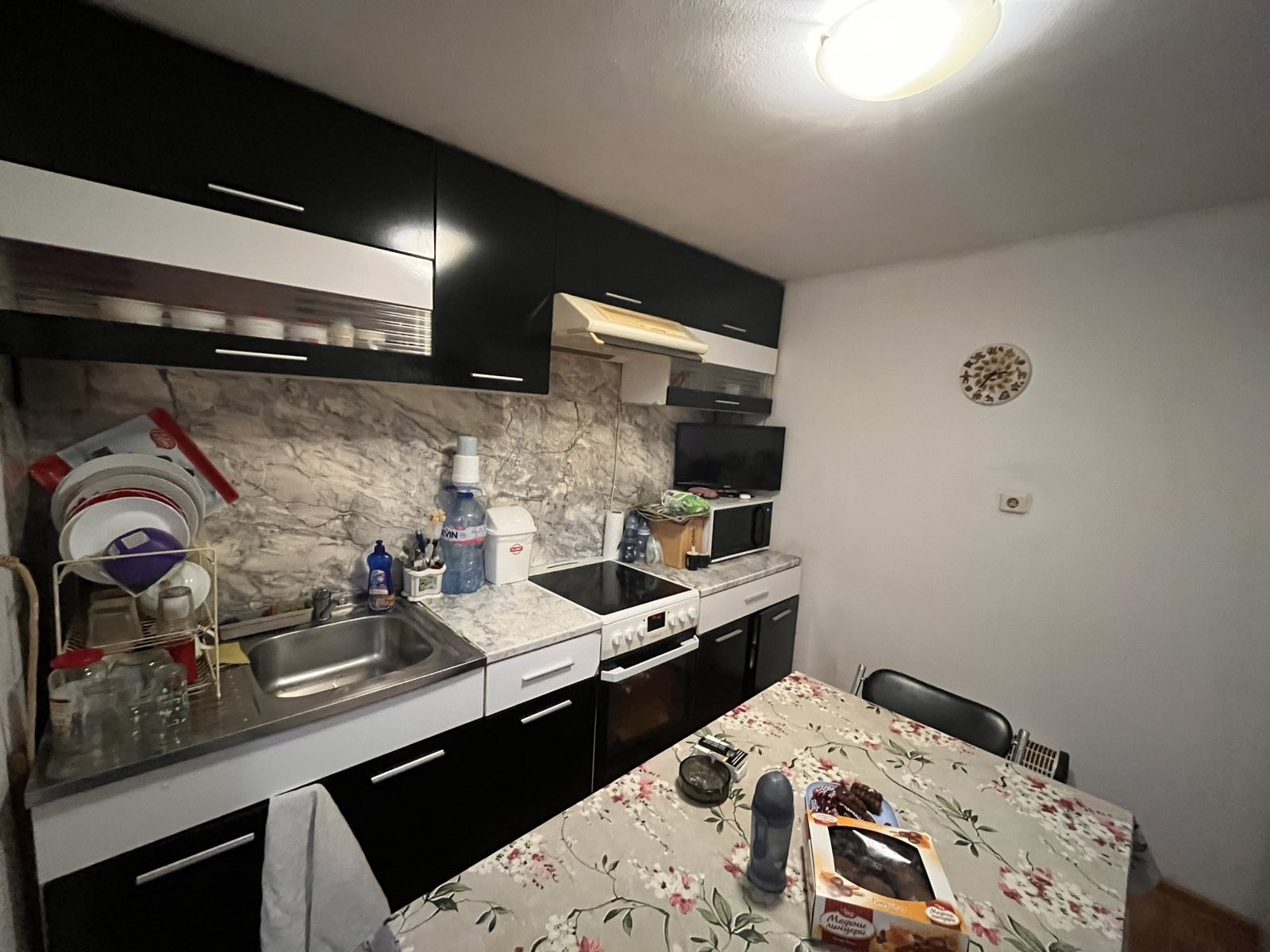 Продава ЕТАЖ ОТ КЪЩА, гр. Нови пазар, област Шумен, снимка 4 - Етаж от къща - 56255871