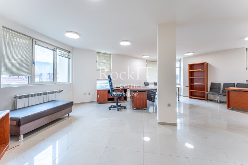 Продава ОФИС в град София, Белите брези - 107 кв.м / 409 500 € » 800 912.39 лв., РОКИТ ПРОПЪРТИС