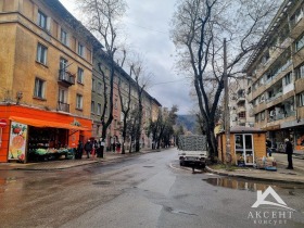 2 ložnice Reno, Pernik 1