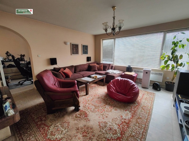 In vendita  2 camere da letto Sofia , Strelbishte , 100 mq | 78144626