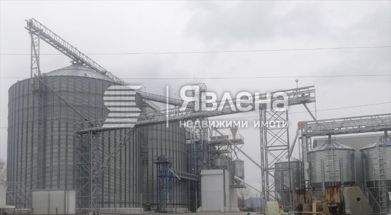 Продава ПРОМ. ПОМЕЩЕНИЕ, гр. Нови пазар, област Шумен, снимка 2 - Производствени сгради - 55193017