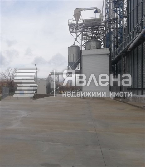 Продава ПРОМ. ПОМЕЩЕНИЕ, гр. Нови пазар, област Шумен, снимка 3 - Производствени сгради - 55193017