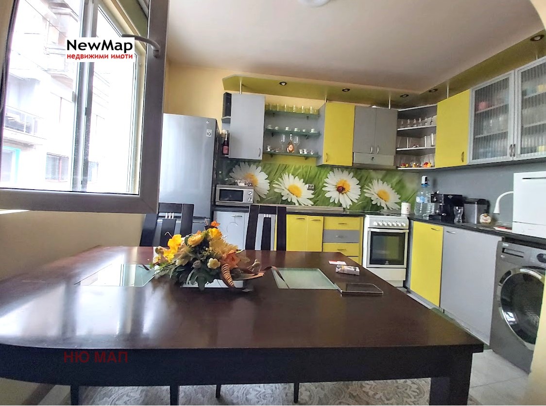 Продава 3-СТАЕН, гр. Плевен, Идеален център, снимка 3 - Апартаменти - 55299931