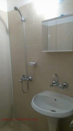 1 chambre Lyulin 4, Sofia 3