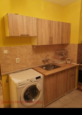 1 chambre Lyulin 4, Sofia 1