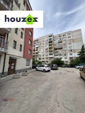 1 quarto Mladost 4, Sofia 7
