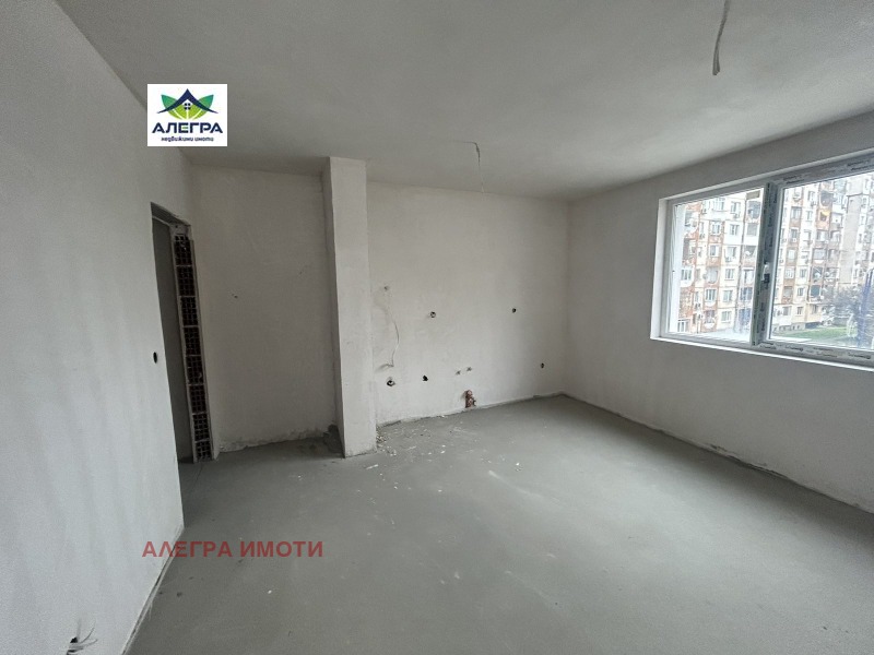 Продава 3-СТАЕН, гр. Пазарджик, Устрем, снимка 2 - Апартаменти - 53410062