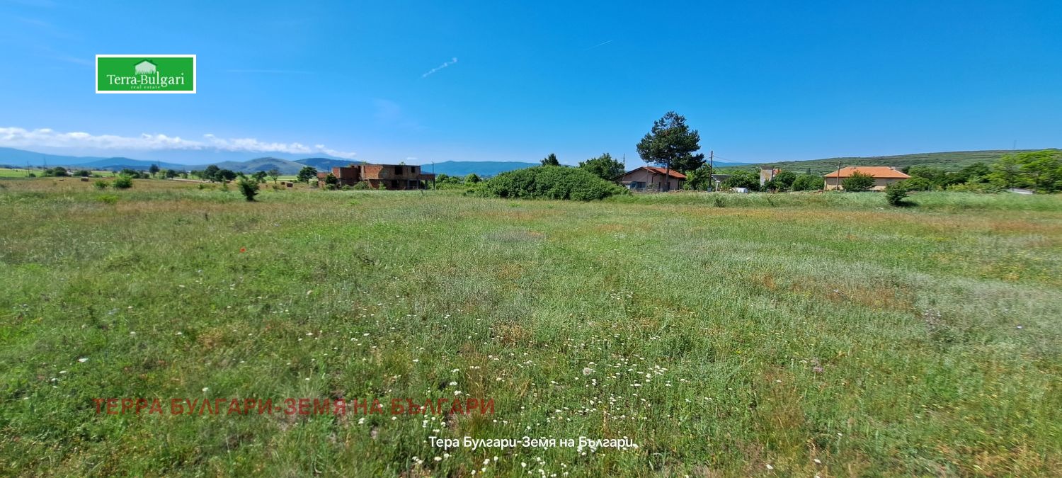 Продава ПАРЦЕЛ, с. Червена могила, област Перник