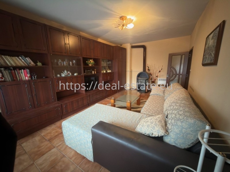 Продава 3-СТАЕН, гр. Благоевград, Струмско, снимка 2 - Апартаменти - 53376302