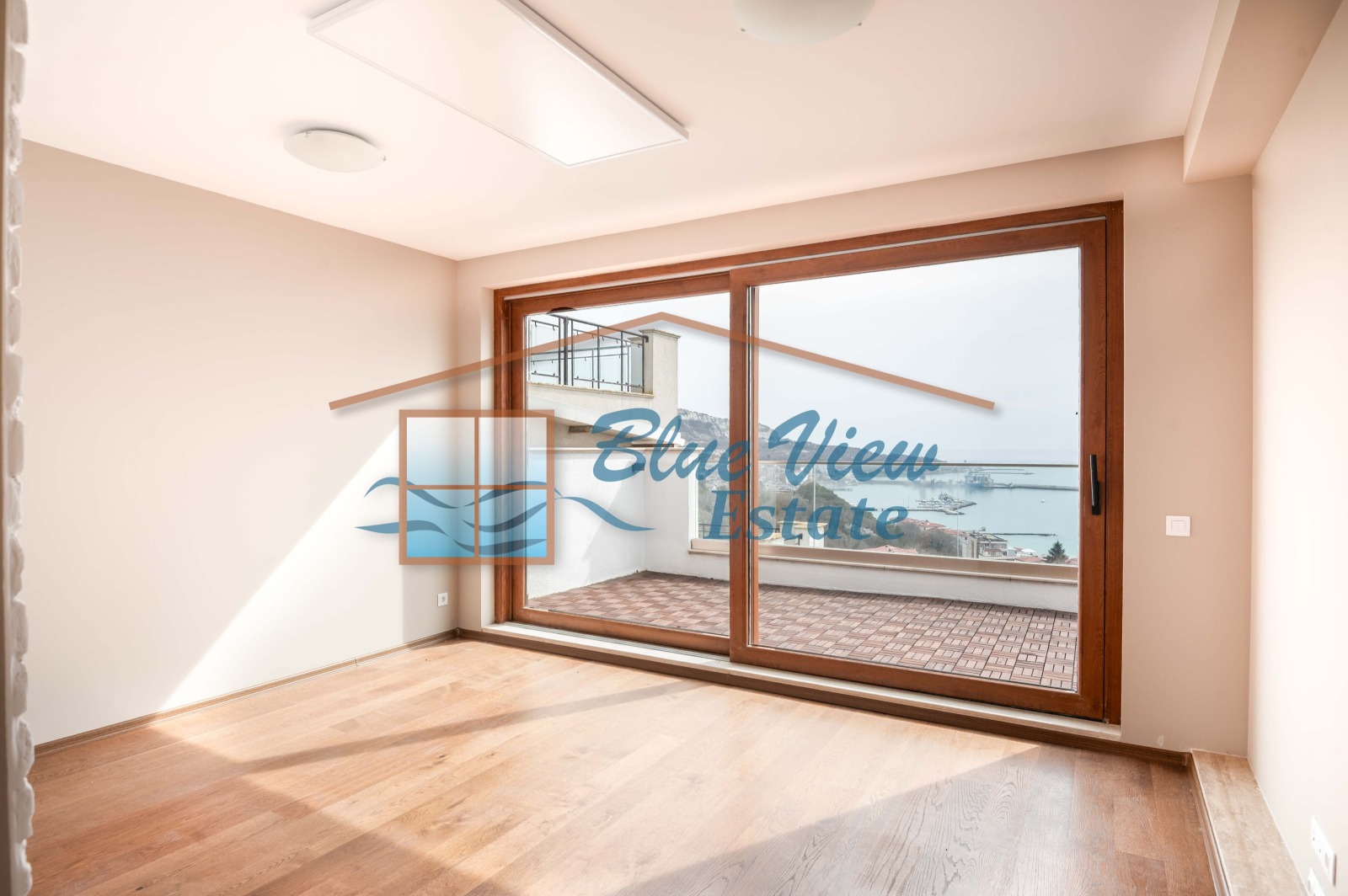 Продава МНОГОСТАЕН, гр. Балчик, област Добрич, снимка 3 - Апартаменти - 54098800