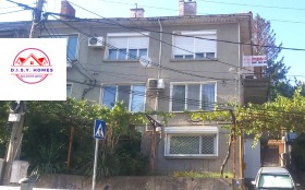 Piso de la casa Akatsiya, Veliko Tarnovo 1