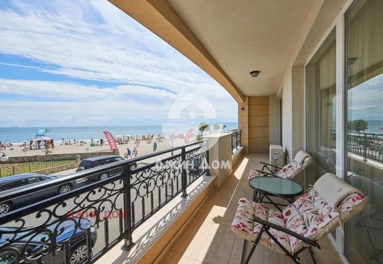 Myytävänä  2 makuuhuonetta Burgasin alue , Pomorie , 91 neliömetriä | 97934088