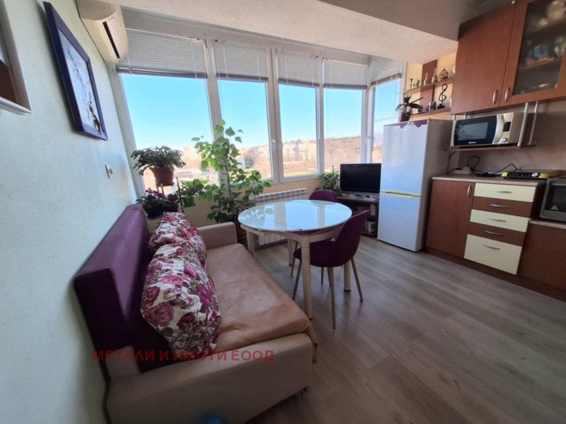 De vânzare  1 dormitor Ruse , Zdraveț , 60 mp | 28447181