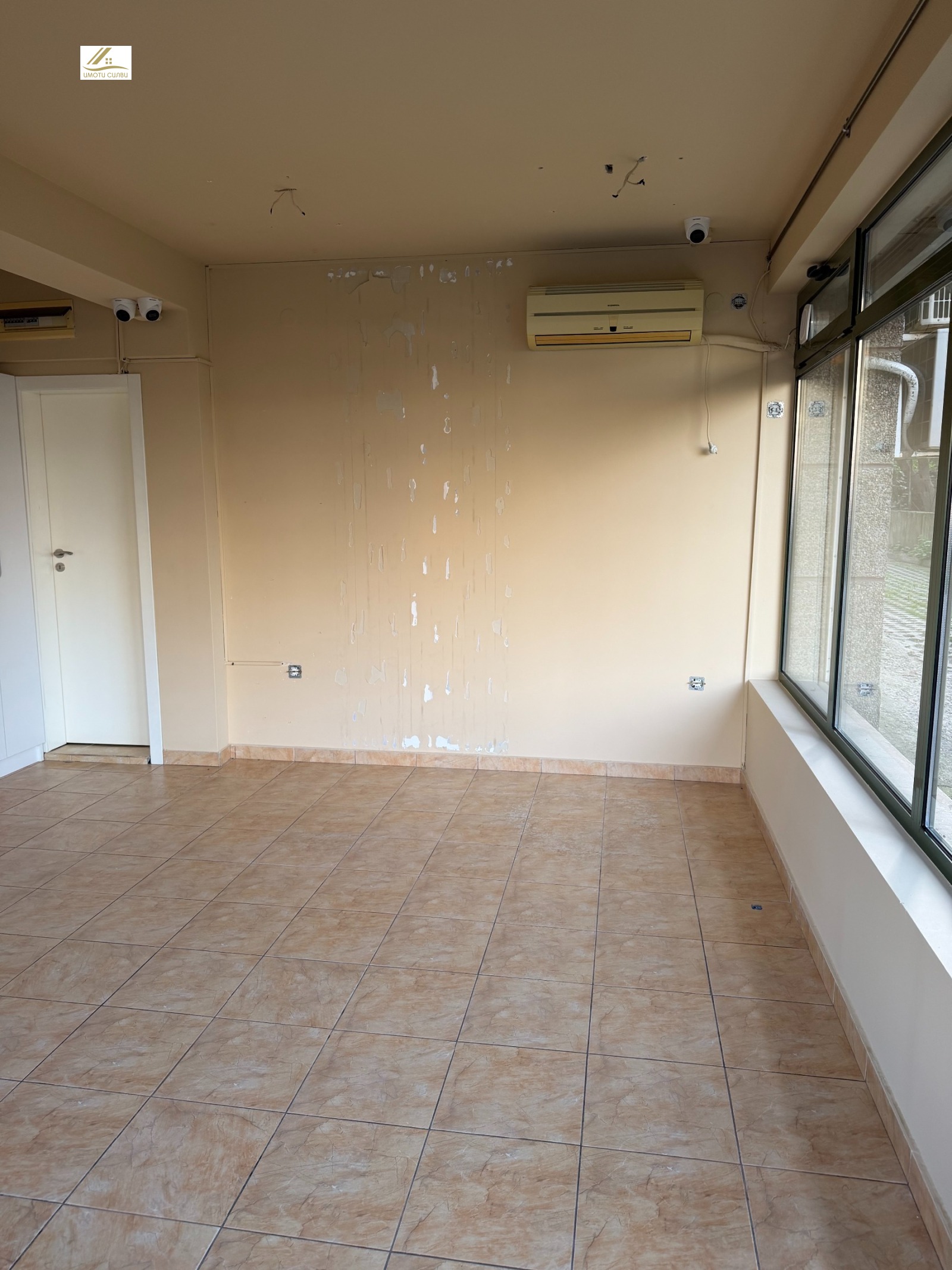 Продава МАГАЗИН, гр. Плевен, Идеален център, снимка 2 - Магазини - 54115141