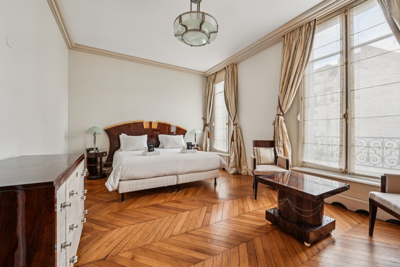 Продава МНОГОСТАЕН в град Варна, Център - 311 кв.м / При запитване, ИМОТИ МИРА