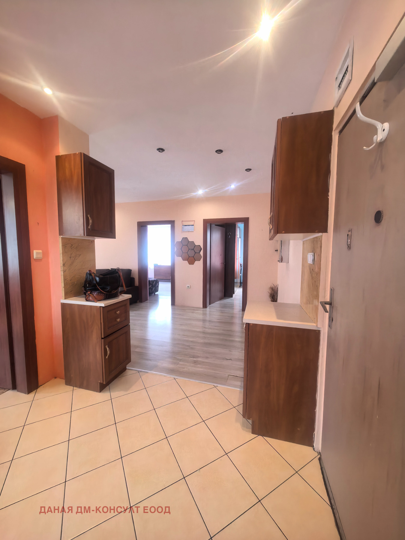 Продава ЕТАЖ ОТ КЪЩА, гр. Шумен, Пожарната, снимка 10 - Етаж от къща - 53867320