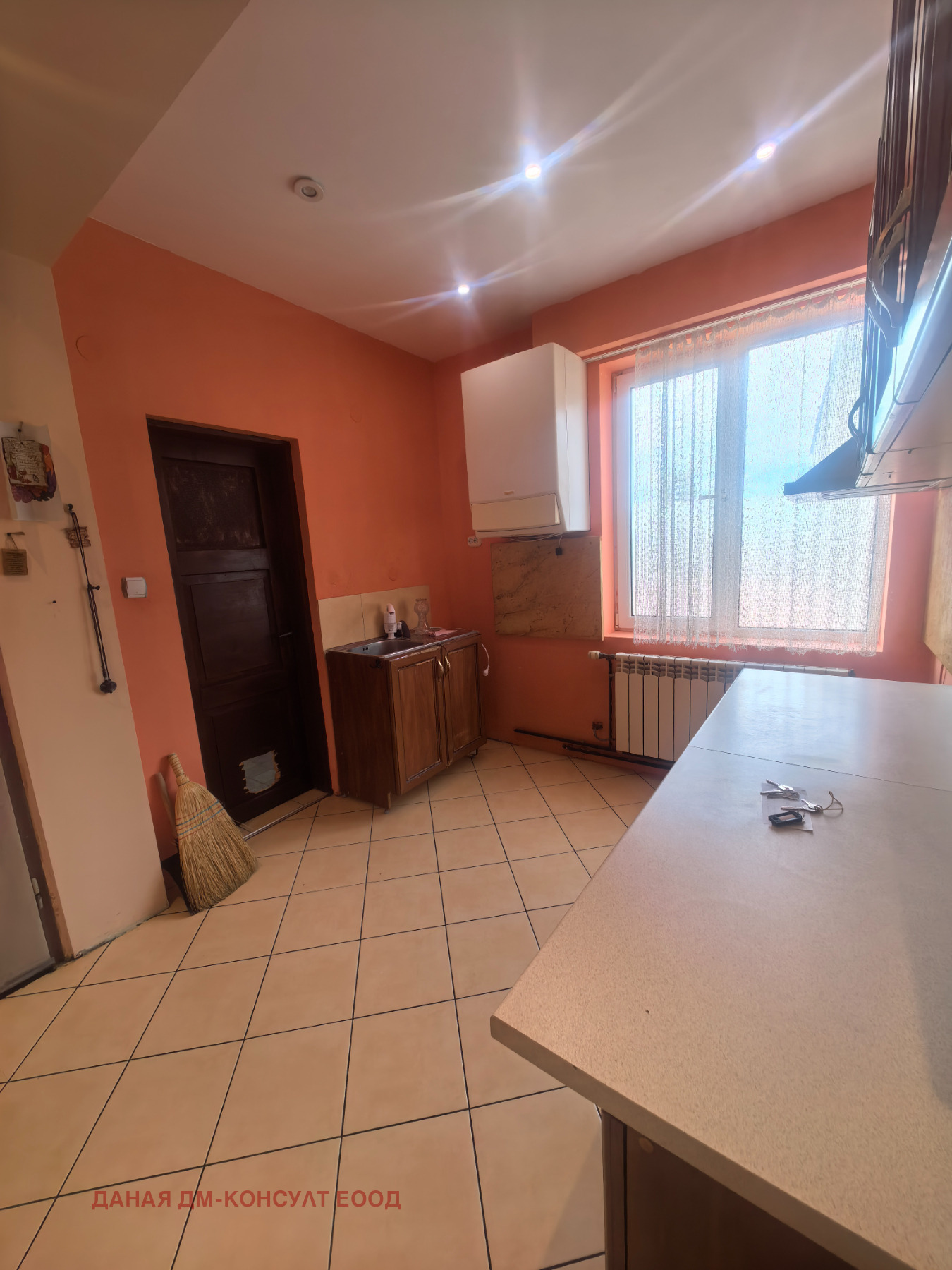 Продава ЕТАЖ ОТ КЪЩА, гр. Шумен, Пожарната, снимка 9 - Етаж от къща - 53867320