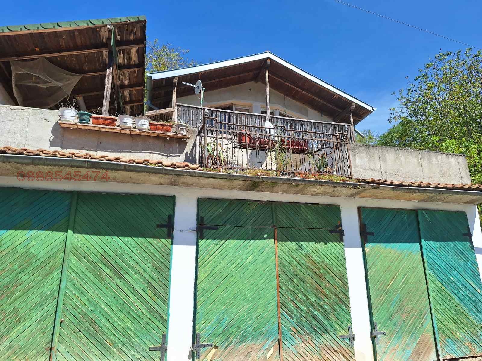 Продава ВИЛА, с. Малки чифлик, област Велико Търново, снимка 2 - Вили - 53816025