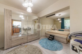 Piso de la casa Levski 1, Varna