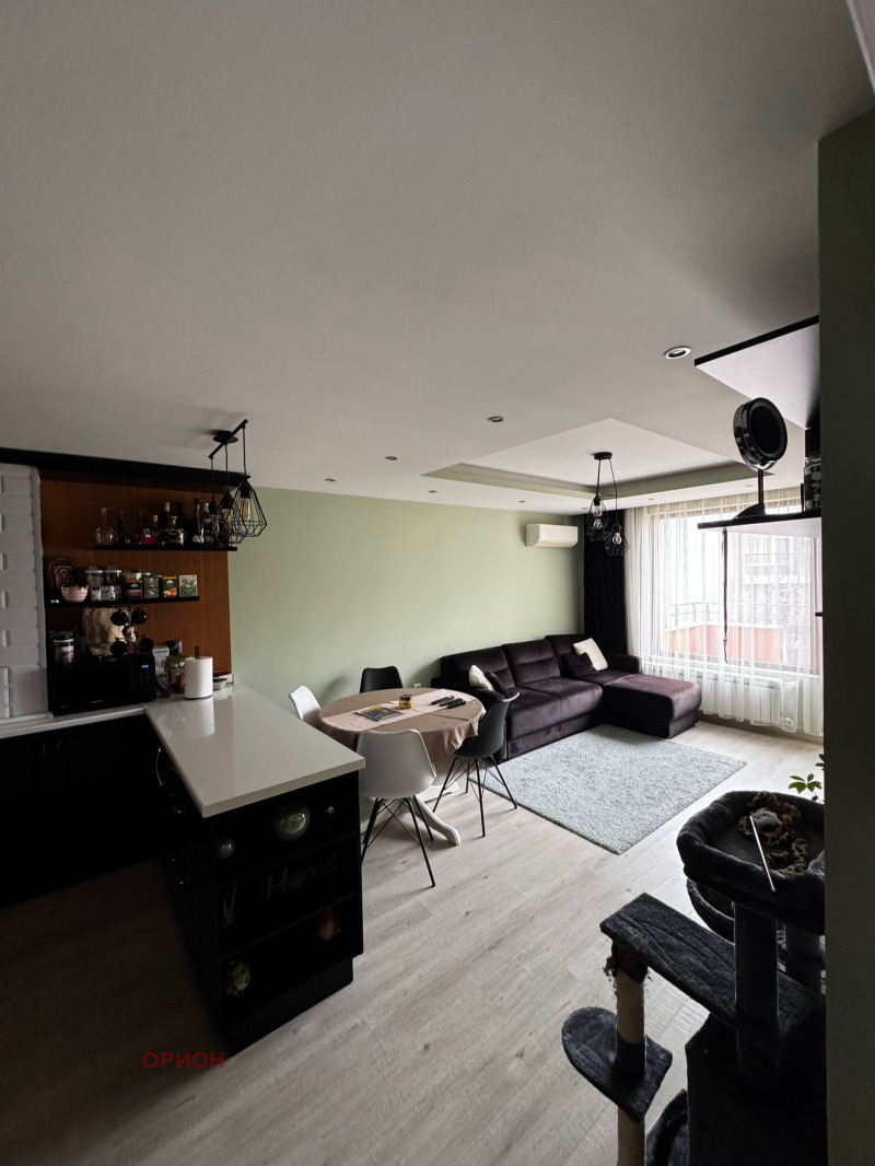 Продава 3-СТАЕН, гр. Бургас, Изгрев, снимка 2 - Апартаменти - 52083638