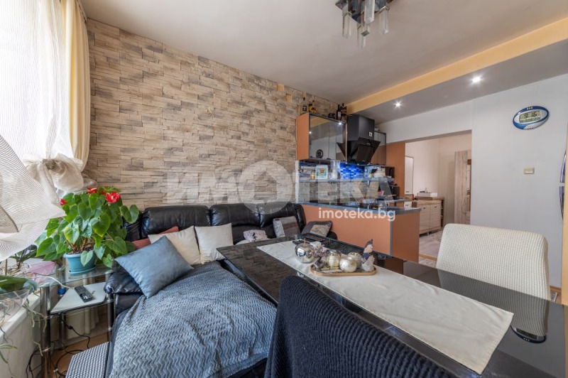En venta  Piso de la casa Varna , Levski 1 , 156 metros cuadrados | 76970504 - imagen [2]