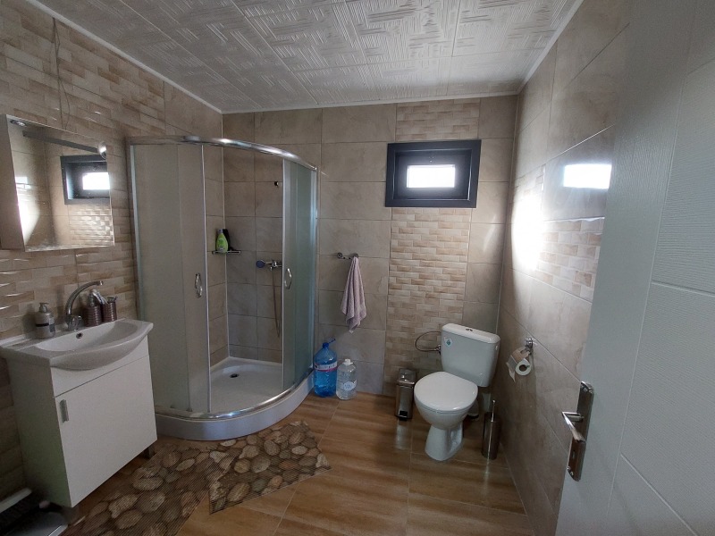 Продава КЪЩА, с. Лазарци, област Велико Търново, снимка 16 - Къщи - 52603001