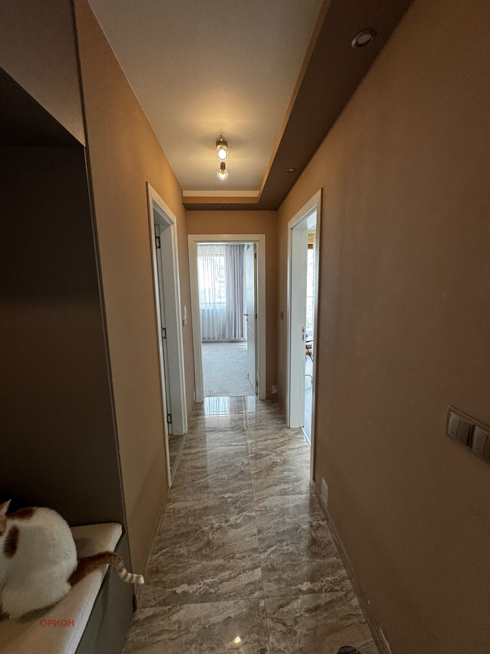 Продава 3-СТАЕН, гр. Бургас, Изгрев, снимка 2 - Апартаменти - 53610550